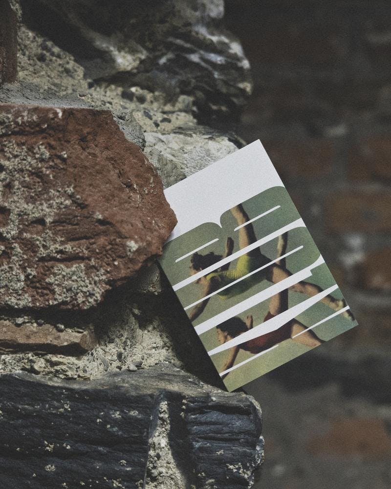 Kuche und Klub - Drucksachen - Flyer mit Mauerwerk © Patricia Keckeis