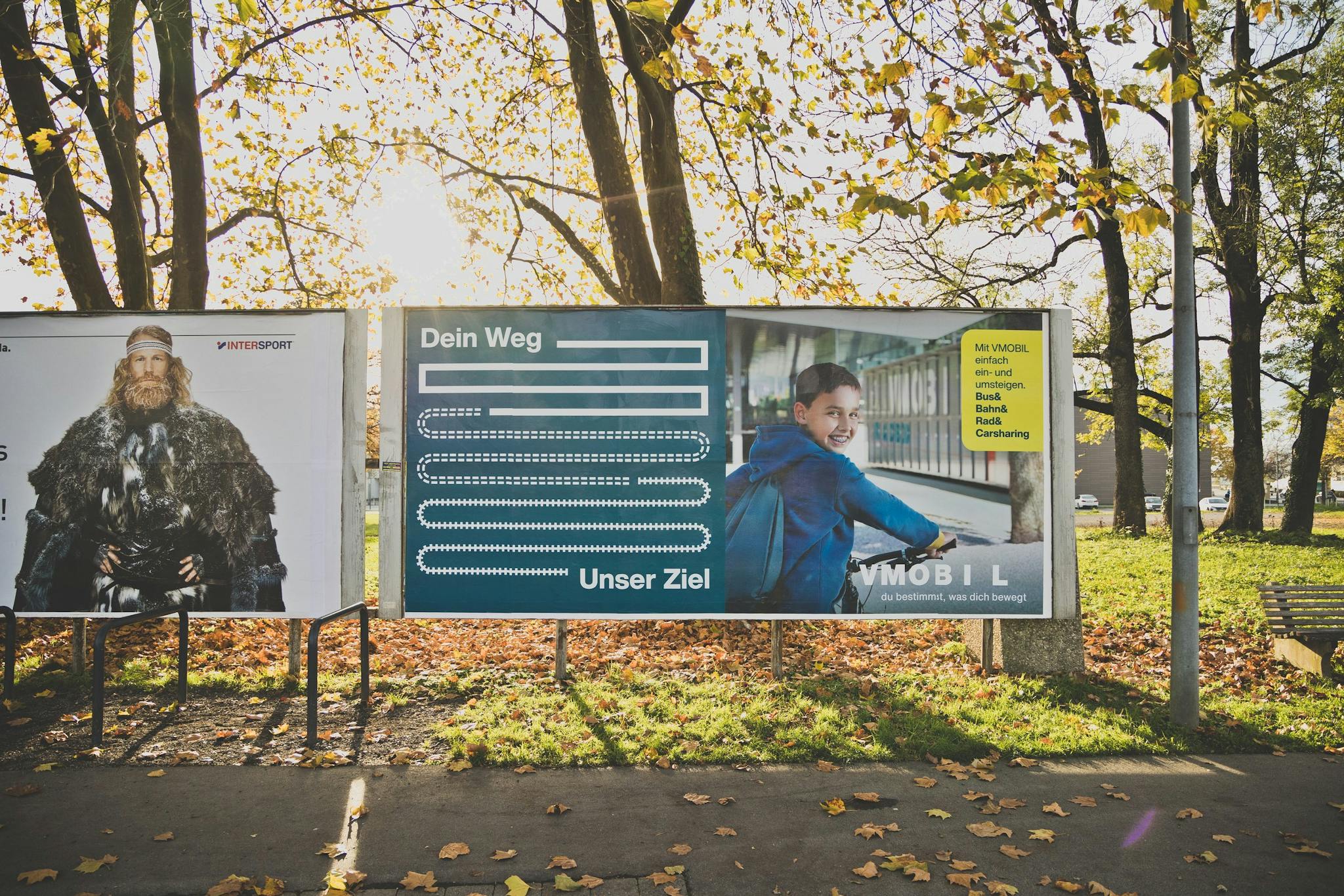 VMOBIL Kampagne „Dein Weg – unser Ziel“ Bogenplakat Schulweg und Wege © Patricia Keckeis