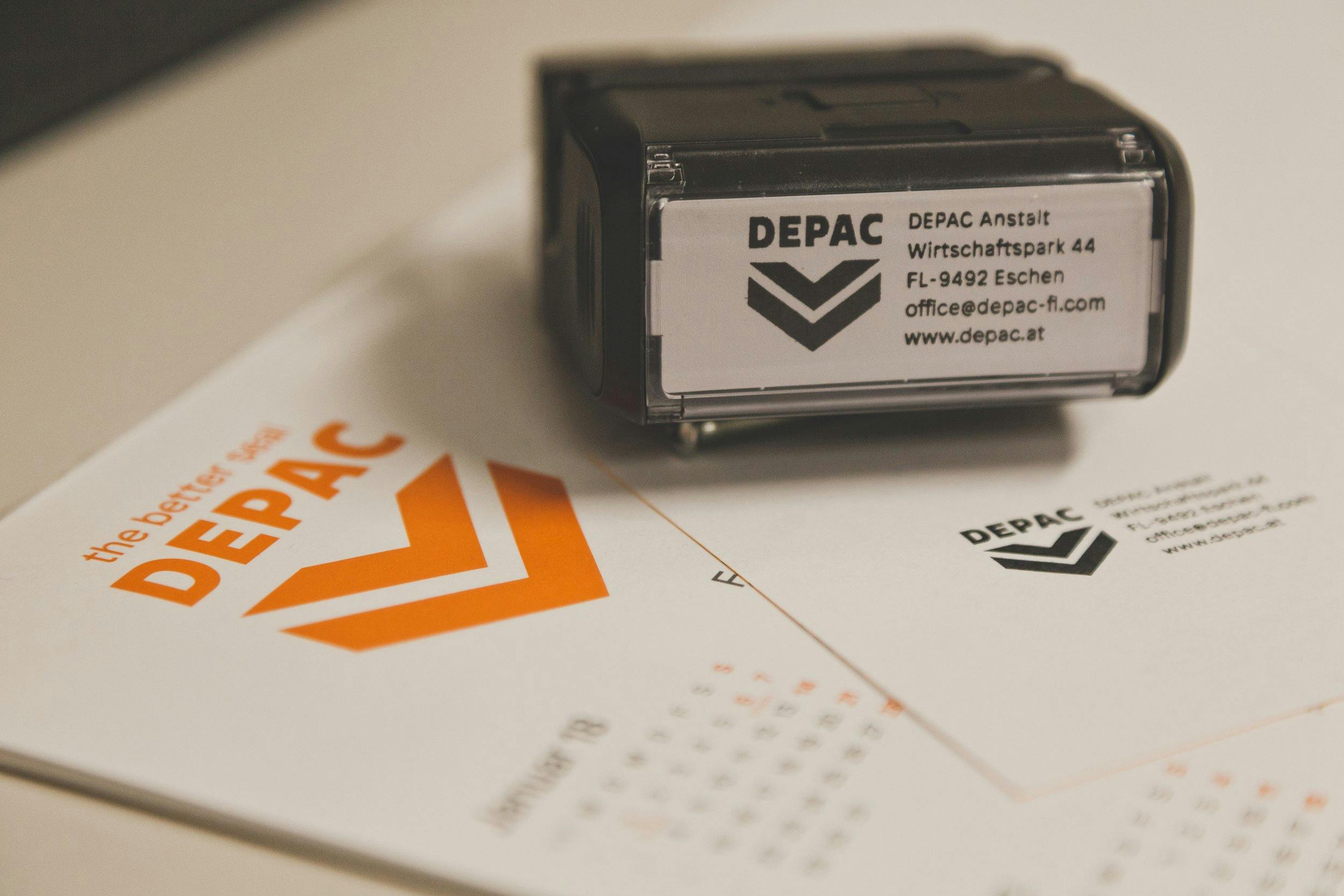 DEPAC-Branding_Stempel-Kalender © Patricia Keckeis