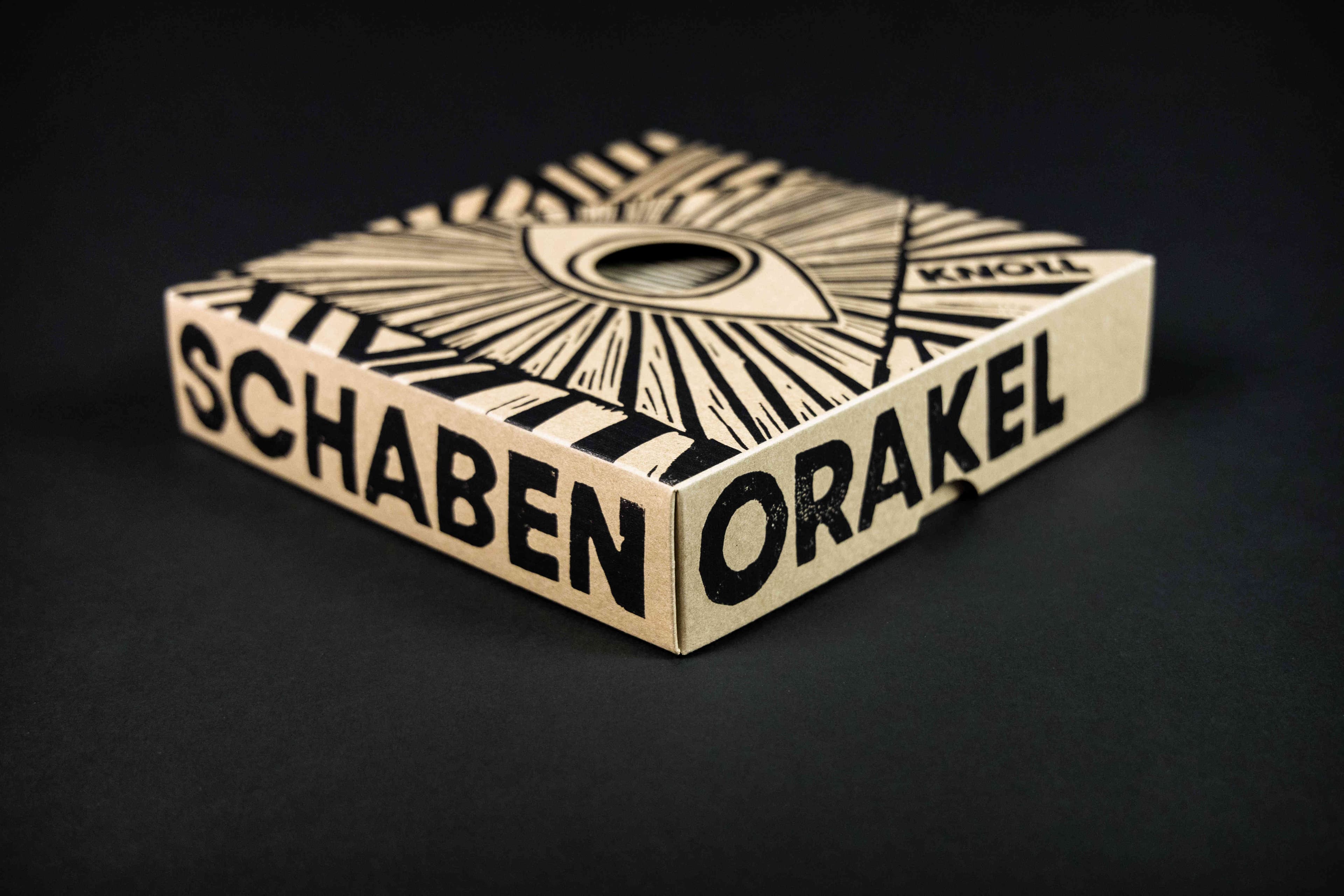 Knolls Kakerlakenorakel, Zeughaus Design