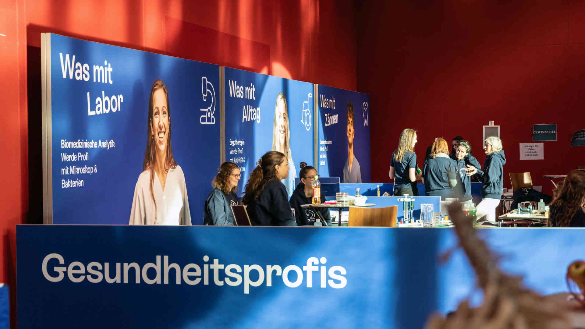 Gesundheitsprofis, Zeughaus Design