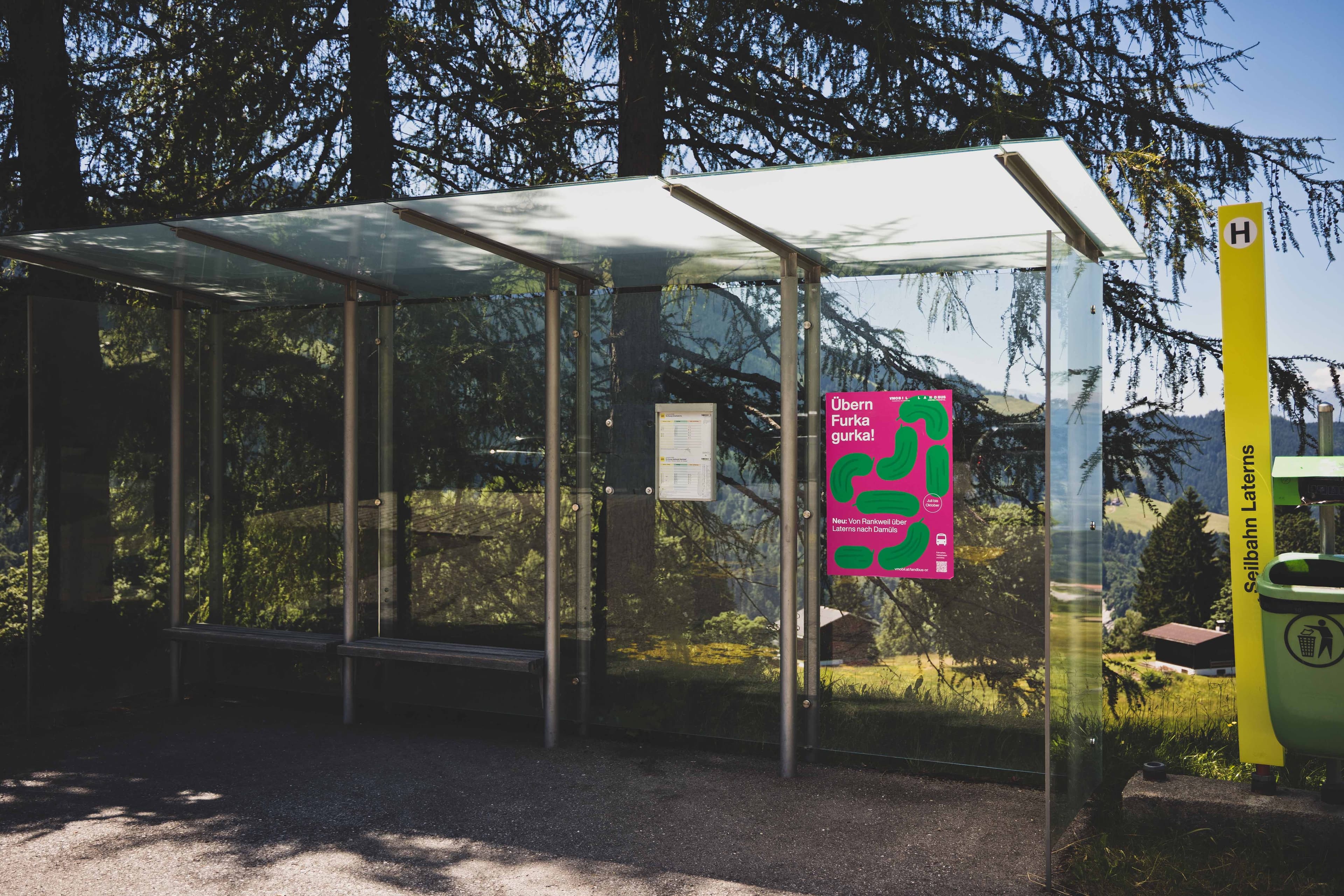 Wanderbus Furka „Übern Furka gurka“, Zeughaus Design