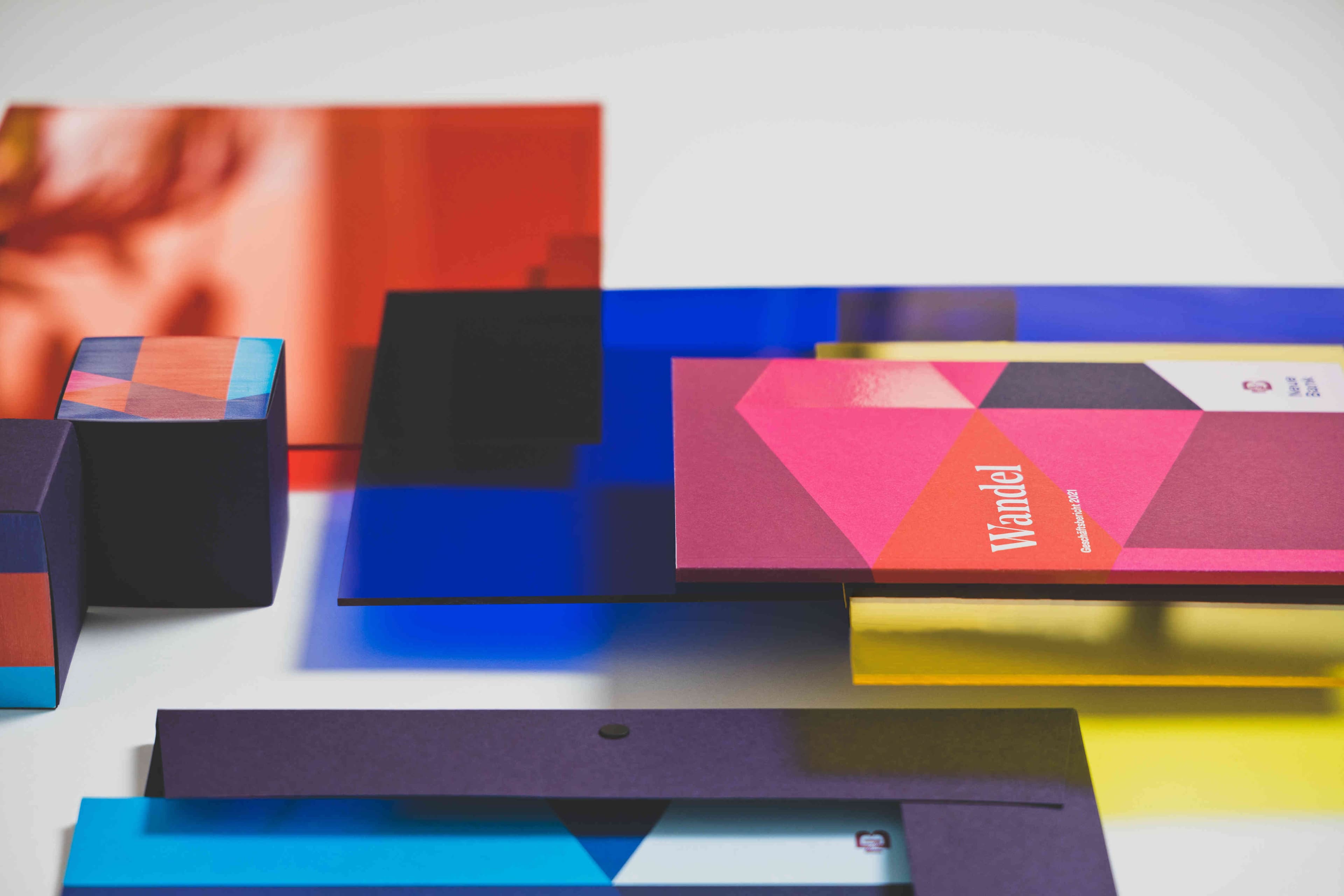 Neue Bank AG Brand Design, Zeughaus Design