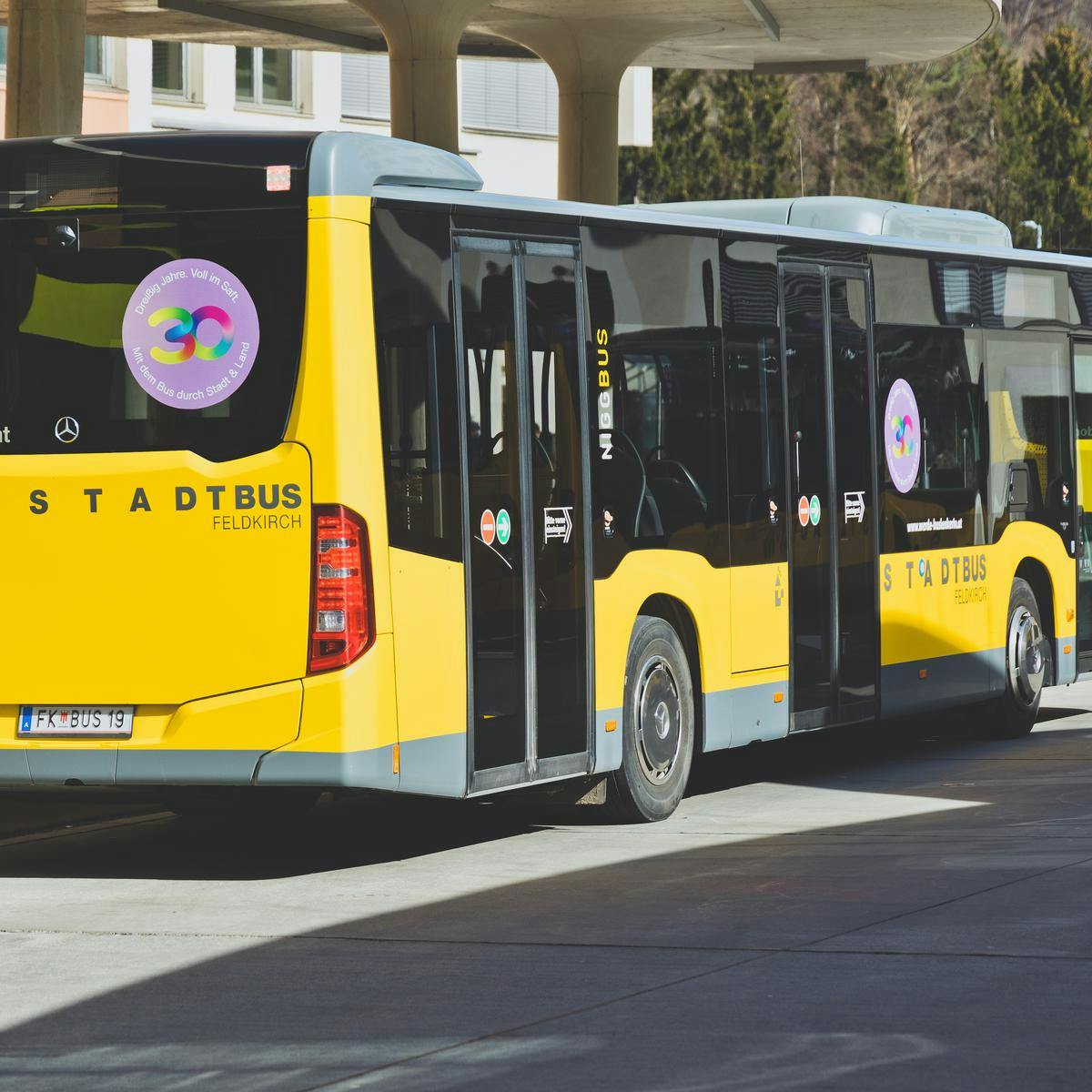 Stadtbus Feldkirch, zwei Busse am Bahnhof © Patricia Keckeis