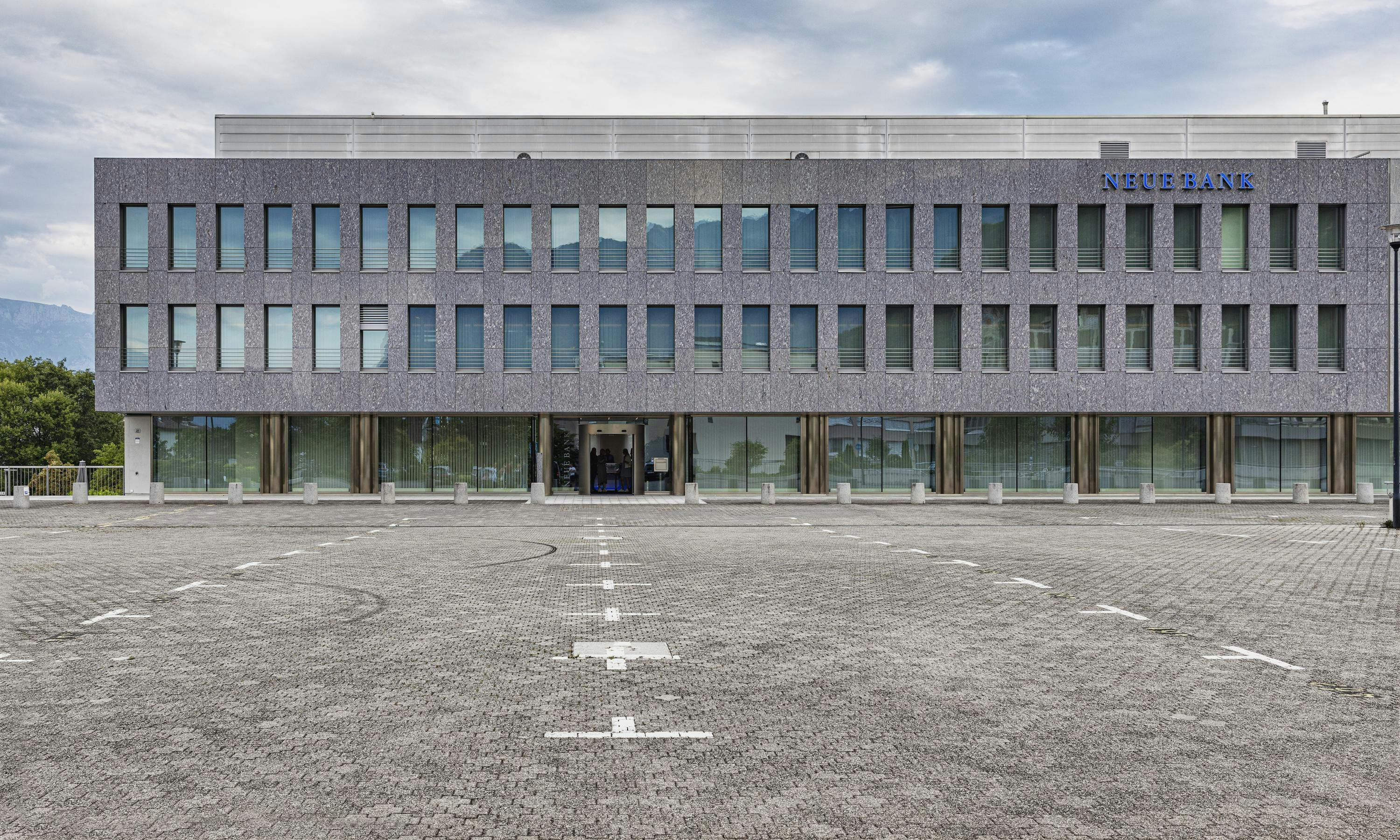 Neue Bank Bilderpool Bankgebäude © Lukas Hämmerle