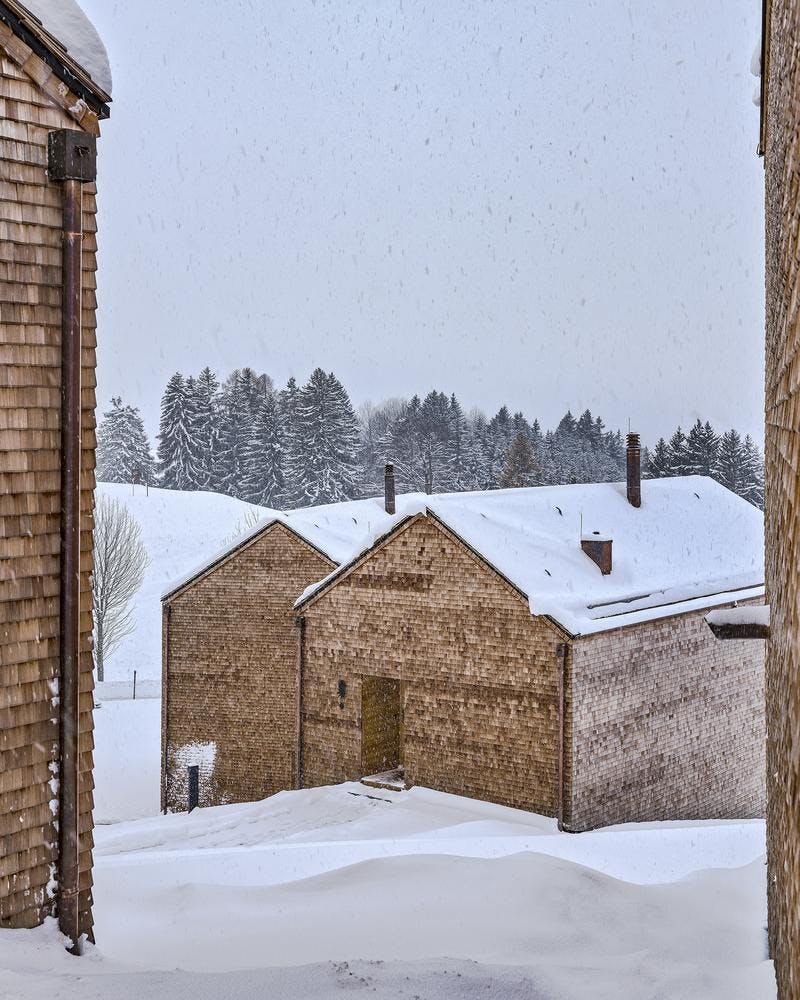 Peterhof Furx im ersten Schnee © D&R. Dürr / Baumschlager Eberle