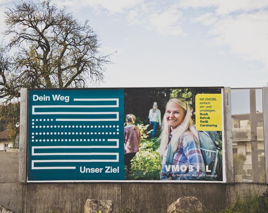 VMOBIL Kampagne „Dein Weg – unser Ziel“ Bogenplakat Wanderausflug © Patricia Keckeis
